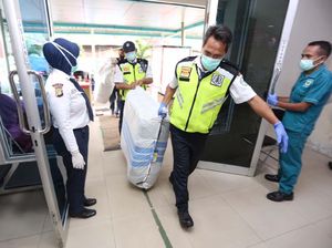 Bantuan APD untuk Puskesmas Ciracas