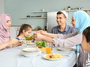 Cara Seru dan Aman Bukber Bareng Keluarga di Masa Pandemi COVID-19