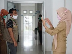 Gunakan Labkesda Jadi Tempat Istirahat, Bupati Luwu Utara Semangati Tim Medis