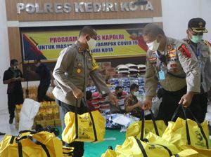 Polisi Kota Kediri Distribusikan 16 Ton Beras dan Sembako ke 7.180 KK