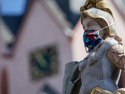 Masker Warna-warni Kini Jadi Normalitas Baru di Jerman