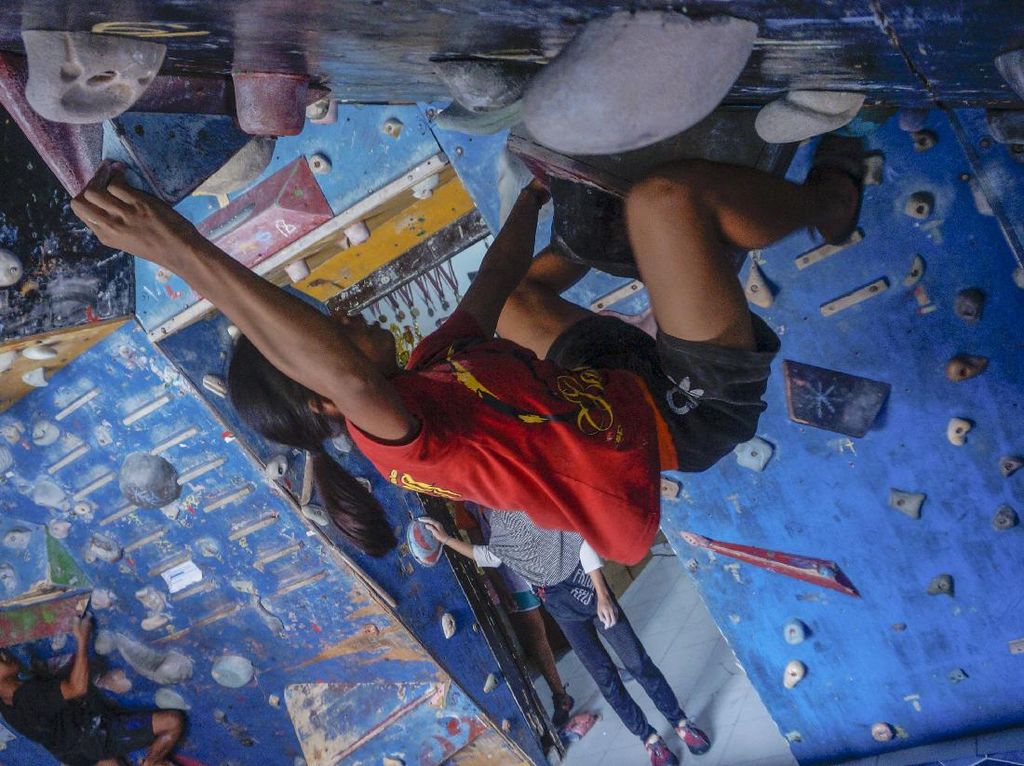 Keren! Atlet Panjat Tebing Ini Tetap Berlatih saat Ramadhan Keren! Atlet Panjat Tebing Ini Tetap Berlatih saat Ramadhan