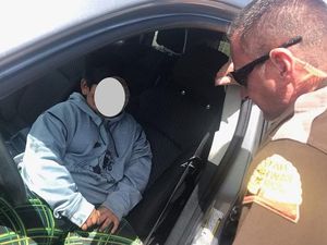 Bocah Berusia 5 Tahun Terciduk Bawa Mobil di Tol Bocah Berusia 5 Tahun Terciduk Bawa Mobil di Tol