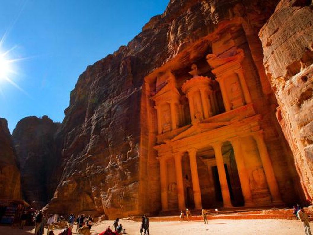 Keajaiban Petra, Kota Kuno yang Dipahat dari Batu di Yordania
