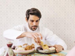 Bolehkan Makan dan Minum Setelah Imsak? Ini Jawabannya