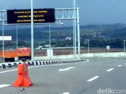 Hari Pertama PSBB Jabar, Arus Kendaraan Tol Bocimi Turun Drastis