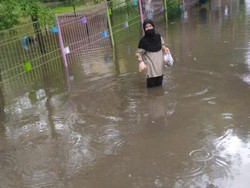 RPTRA Taman Jangkrik Jaksel Banjir Sepaha Orang Dewasa