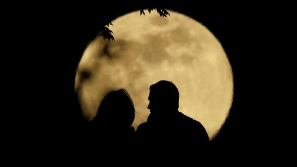 Pesona Fenomena Supermoon Terakhir 2020