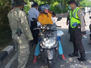 Hari ke-10 PSBB Surabaya, Masih Banyak Motor yang Diputar Balik