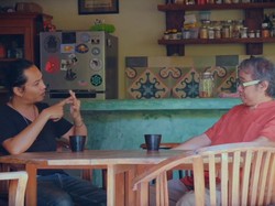 Kurangi Pencemaran, Robi Navicula: Buang Sampah ke TPA Bukan Solusi