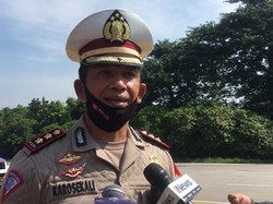 Polisi Putar Balikkan 141 Kendaraan Pemudik di Tol Cikarang Barat Sejak Semalam