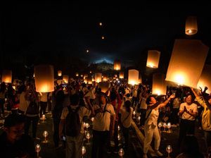 Mengapa Waisak Identik dengan Baju Putih? Ini Maknanya Mengapa Waisak Identik dengan Baju Putih? Ini Maknanya