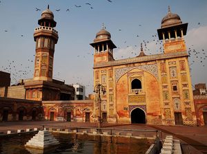 Wamenag-Anggota DPR Sepakat Tempat Ibadah Tak Boleh Digembok di Tengah Pandemi