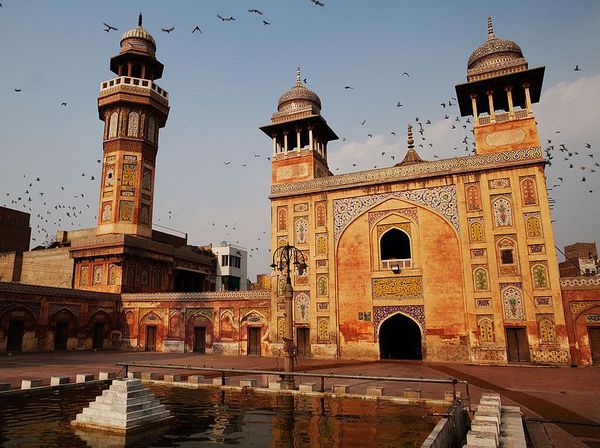 Melihat Masjid Wazir Khan Peninggalan Dinasti Mughal di Pakistan