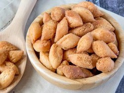 Gurih dan Renyah, Ini Fakta Biji Ketapang Jajanan Lebaran Khas Betawi