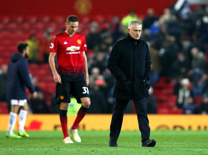 MANCHESTER, ENGLAND - NOVEMBER 24:  Nemanja Matic of Manchester United and Jose Mourinho, Manager of Manchester United look dejected following the Premier League match between Manchester United and Crystal Palace at Old Trafford on November 24, 2018 in Manchester, United Kingdom.  (Photo by Alex Livesey/Getty Images)