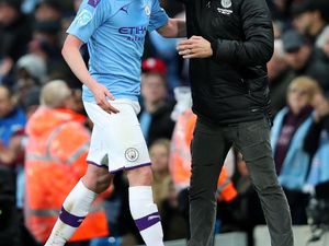 Guardiola Tak Cemas De Bruyne Belum Teken Kontrak Baru, tapi ...