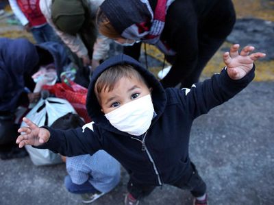 Potret Anak-anak Migran Pulau Lesbos Yunani Bertahan dari Corona