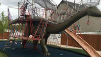 Dinosaurus Jadi Tempat Bermain Selama Isolasi Corona