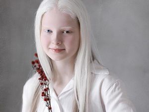 Potret Gadis Desa yang Viral karena Kecantikan Unik Wajahnya Potret Gadis Desa yang Viral karena Kecantikan Unik Wajahnya