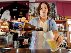 Australia Longgarkan Lockdown, Pengiriman Bir Dimulai Kembali