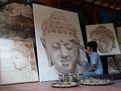 Susah Beli Cat Gegara Pandemi, Perupa Ini Melukis Pakai Empon-empon