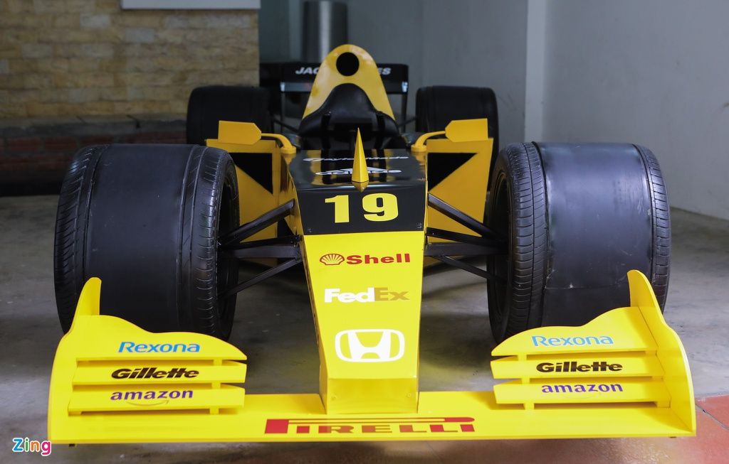 Bosan di Rumah Saja, Pria Ini Bikin Replika Mobil Formula 1