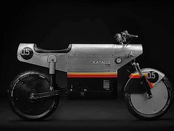 Selis Ini Kena Operasi Plastik, Modifikasi Steampunk-nya Keren Gila