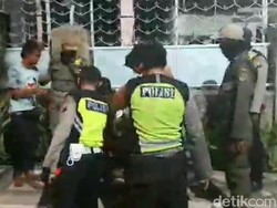 4 Remaja di Kota Pasuruan yang Ngelem Diamankan Lalu Diguyur Air