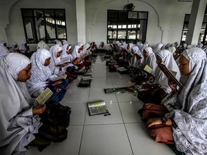 Pemerintah Percepat Penyusunan Perpres Pendanaan Pesantren