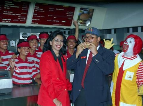 Momen pembukaan McDonald's Sarinah tahun 1991.