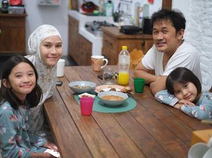Belajar Puasa, Anak-anak Artis Ini Semangat Santap Sahur