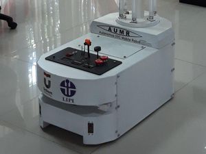 Robot Pembasmi Corona Bersenjata Sinar Ultraviolet Diciptakan di Bandung Robot Pembasmi Corona Bersenjata Sinar Ultraviolet Diciptakan di Bandung