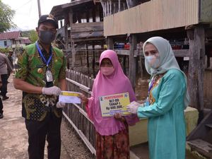 Pemkab Sinjai Salurkan BLT Desa, Bupati Turun Langsung ke Lapangan