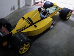 Modal Rp 32 Juta, Pria Ini Bikin Replika Mobil Formula 1
