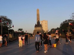 Tak Mau Kalah dengan Indonesia, Filipina Ikut Buka Pintu untuk Turis