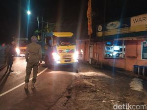 Cegah Pemudik, Perbatasan Puncak Cianjur Dijaga hingga Subuh Cegah Pemudik, Perbatasan Puncak Cianjur Dijaga hingga Subuh