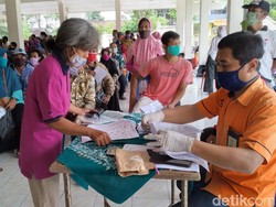 Pandemi Corona, Pencairan BST di Kulon Progo Penuh Sesak Warga