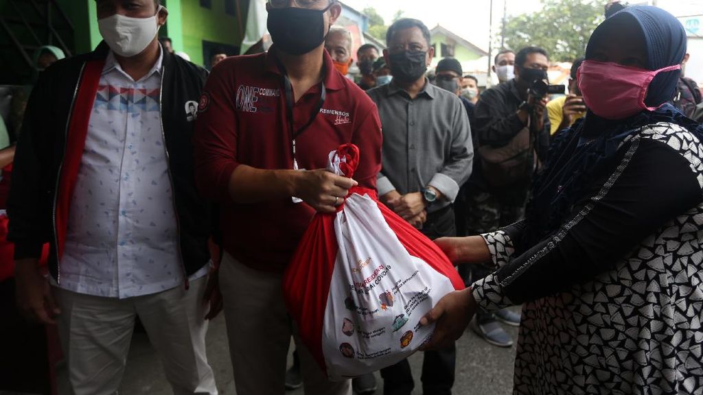 Distribusi Sembako Bantuan Presiden Distribusi Sembako Bantuan Presiden