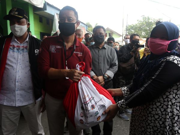 Distribusi Sembako Bantuan Presiden