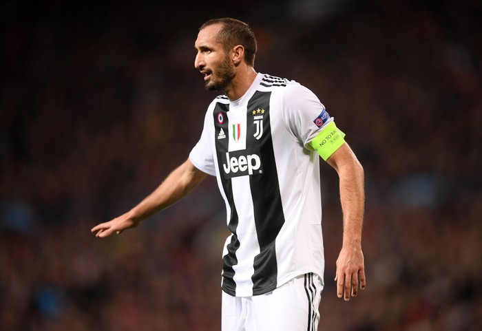 Chiellini MANCHESTER, ENGLAND - OCTOBER 23: Giorgio Chiellini of Juventus looks on during the Group H match of the UEFA Champions League between Manchester United and Juventus at Old Trafford on October 23, 2018 in Manchester, United Kingdom. (Photo by Laurence Griffiths/Getty Images)