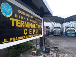 Diizinkan Beroperasi, Bus Antarkota Justru Parkir di Terminal Cepu