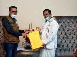 Gubernur Sulsel Salurkan Bantuan Alkes dari Donatur ke Tana Toraja