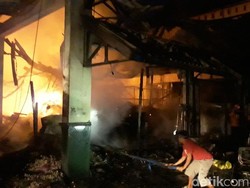 Kebakaran di Kompleks Pasar Juwana Pati Padam