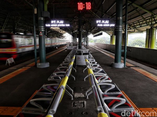 Keriuhan yang Hilang di Stasiun Gambir