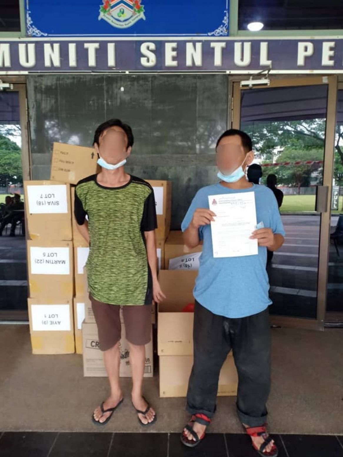 Tunawisma di Malaysia bertemu keluarga