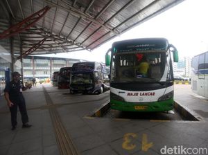 Bus AKAP Beroperasi Lagi, Cuma Angkut 1 Penumpang Tetap Berangkat Bus AKAP Beroperasi Lagi, Cuma Angkut 1 Penumpang Tetap Berangkat