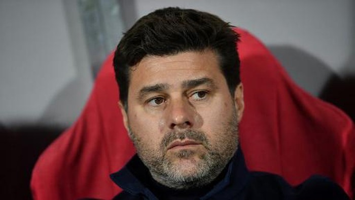 Tottenham Hotspurs Argentinian head coach Mauricio Pochettino looks on prior to the UEFA Champions League Group B football match between Red Star Belgrade (Crvena Zvezda) and Tottenham Hotspur at the Rajko Mitic stadium in Belgrade, on November 6, 2019. (Photo by ANDREJ ISAKOVIC / AFP)