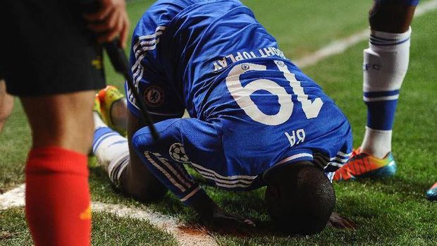pemain bola muslim sujud syukur