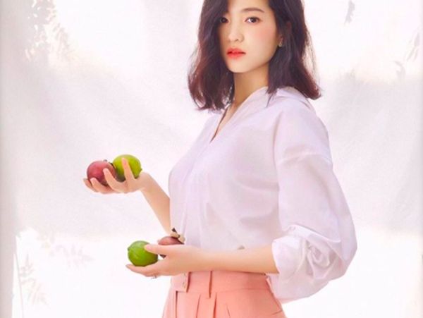 Pose Kim Tae Ri Bersama Makanan, Aktris Cantik Film Space Sweepers